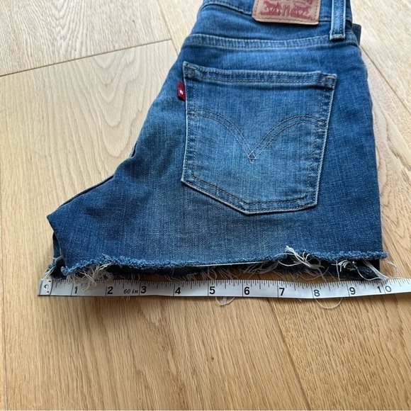 Levi’s distressed high waisted  stretch short - 24 - Picture 14 of 15